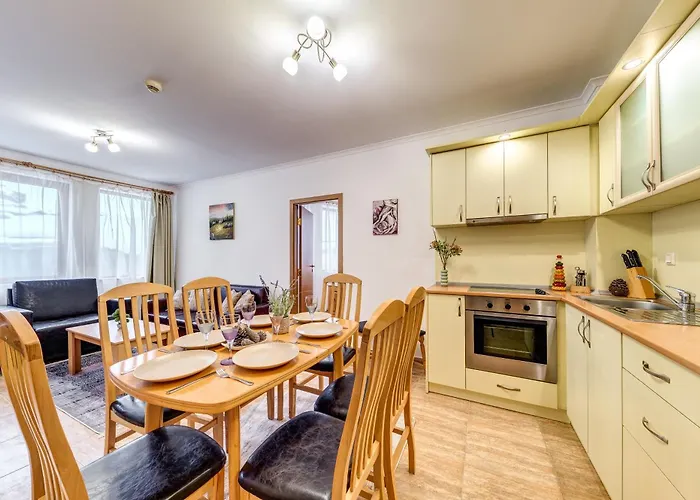 Alpine Haven 2-bedroom Escape, By Flat Mаnager Apartment